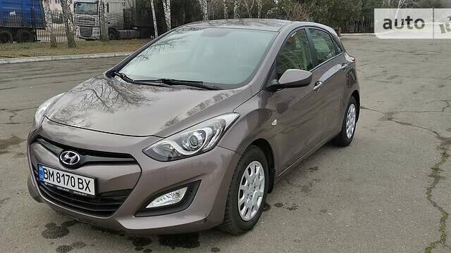 Хендай i30, об'ємом двигуна 1.4 л та пробігом 98 тис. км за 7800 $, фото 29 на Automoto.ua