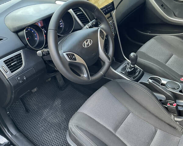 Хендай i30, объемом двигателя 1.4 л и пробегом 130 тыс. км за 7700 $, фото 12 на Automoto.ua