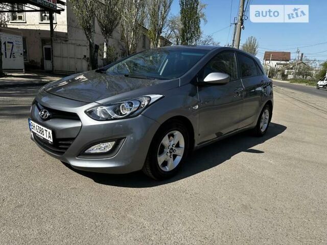 Хендай i30, об'ємом двигуна 1.58 л та пробігом 165 тис. км за 9800 $, фото 3 на Automoto.ua