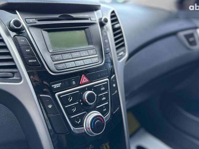 Хендай i30, об'ємом двигуна 1.6 л та пробігом 153 тис. км за 9300 $, фото 11 на Automoto.ua