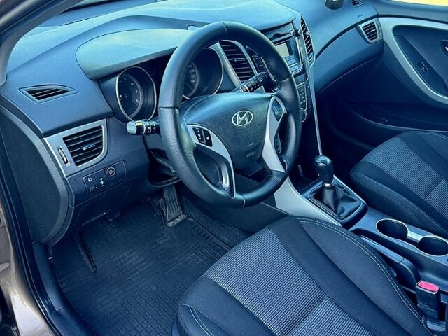 Хендай i30, объемом двигателя 1.4 л и пробегом 210 тыс. км за 7700 $, фото 4 на Automoto.ua