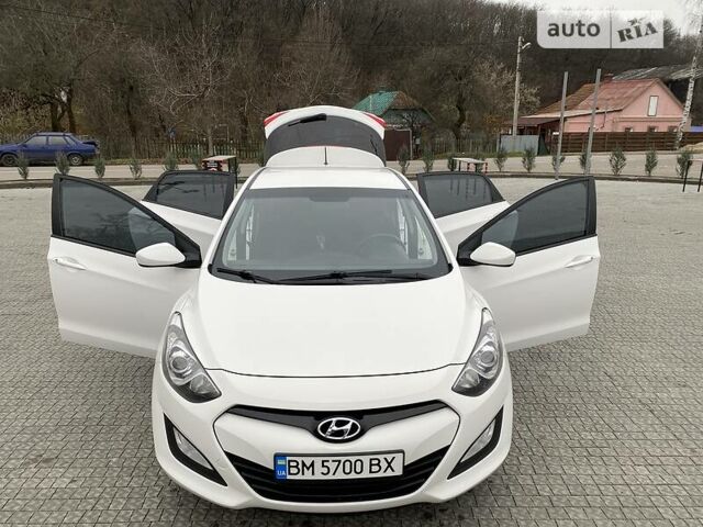 Хендай i30, объемом двигателя 1.4 л и пробегом 179 тыс. км за 8299 $, фото 11 на Automoto.ua