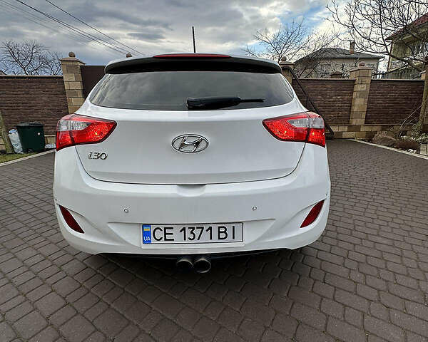 Хендай i30, об'ємом двигуна 1.6 л та пробігом 130 тис. км за 10600 $, фото 13 на Automoto.ua