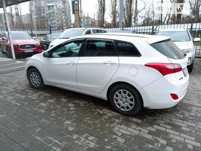 Хендай i30, об'ємом двигуна 1.6 л та пробігом 230 тис. км за 9999 $, фото 10 на Automoto.ua