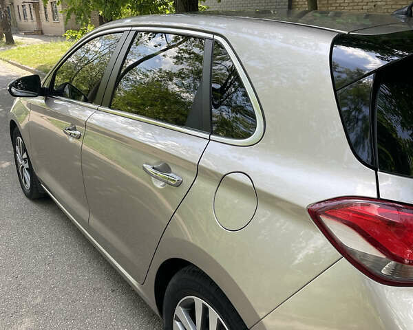 Хендай i30, объемом двигателя 1.6 л и пробегом 43 тыс. км за 15900 $, фото 9 на Automoto.ua