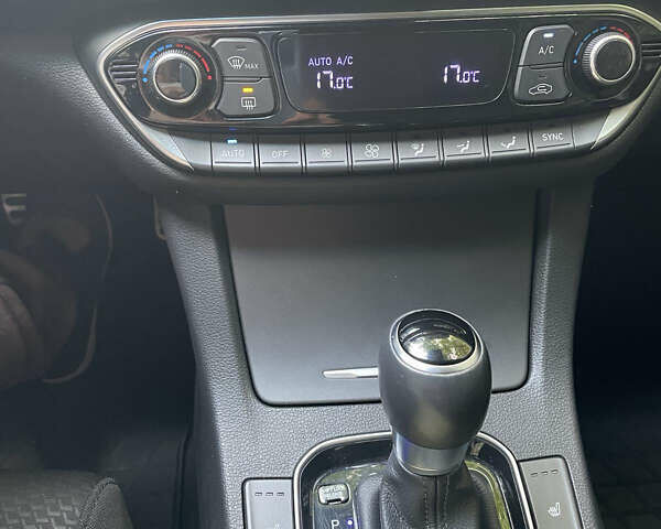 Хендай i30, объемом двигателя 1.6 л и пробегом 43 тыс. км за 15900 $, фото 7 на Automoto.ua