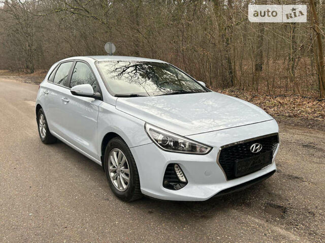 Хендай i30, объемом двигателя 1.4 л и пробегом 107 тыс. км за 14200 $, фото 3 на Automoto.ua