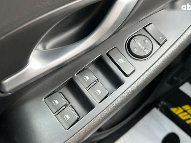 Хендай i30, объемом двигателя 1 л и пробегом 47 тыс. км за 13600 $, фото 11 на Automoto.ua