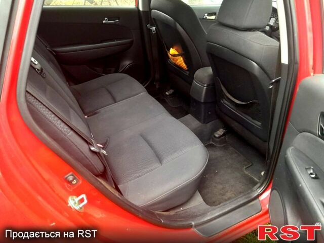 Хендай i30, объемом двигателя 1.6 л и пробегом 320 тыс. км за 5000 $, фото 4 на Automoto.ua