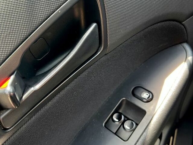 Хендай i30, об'ємом двигуна 1.6 л та пробігом 198 тис. км за 6500 $, фото 6 на Automoto.ua