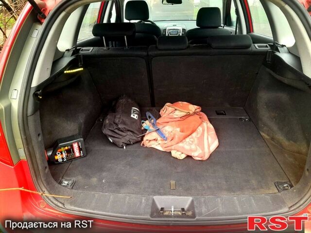 Хендай i30, объемом двигателя 1.6 л и пробегом 320 тыс. км за 5000 $, фото 6 на Automoto.ua