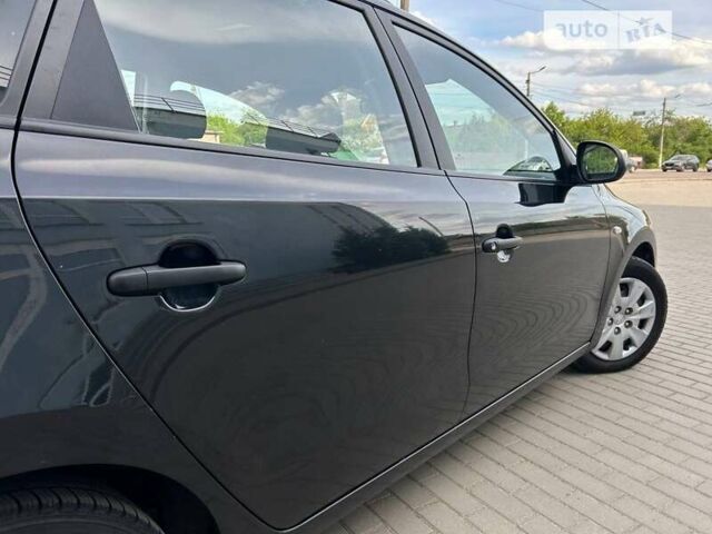 Хендай i30, объемом двигателя 1.58 л и пробегом 229 тыс. км за 5900 $, фото 13 на Automoto.ua