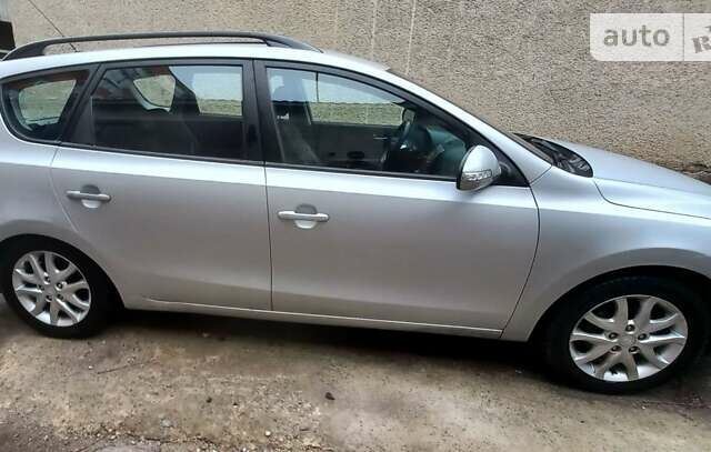 Хендай i30, объемом двигателя 1.58 л и пробегом 280 тыс. км за 6000 $, фото 9 на Automoto.ua