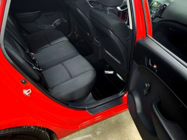 Хендай i30, об'ємом двигуна 1.6 л та пробігом 161 тис. км за 6900 $, фото 5 на Automoto.ua