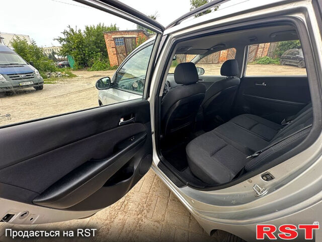 Хендай i30, объемом двигателя 1.6 л и пробегом 192 тыс. км за 6150 $, фото 3 на Automoto.ua