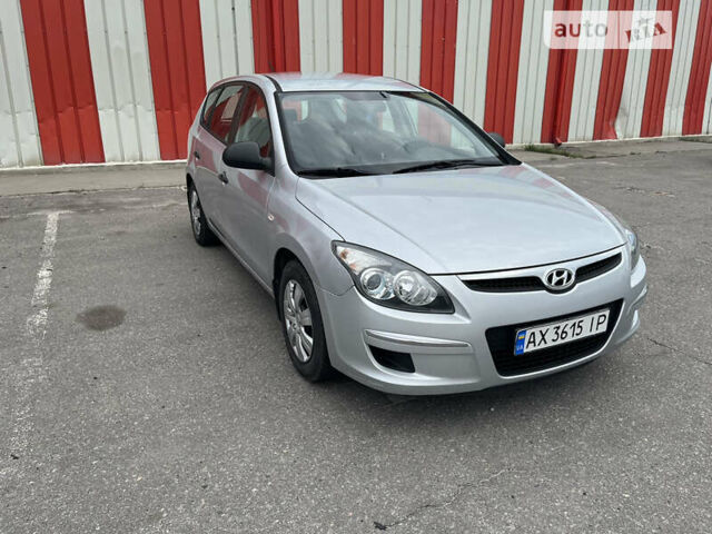 Хендай i30, об'ємом двигуна 1.4 л та пробігом 190 тис. км за 5650 $, фото 7 на Automoto.ua