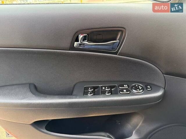 Хендай i30, объемом двигателя 1.4 л и пробегом 189 тыс. км за 7500 $, фото 17 на Automoto.ua