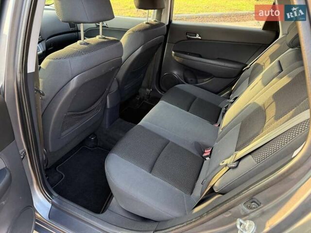 Хендай i30, объемом двигателя 1.4 л и пробегом 189 тыс. км за 7500 $, фото 33 на Automoto.ua