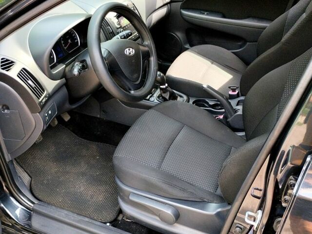 Хендай i30, об'ємом двигуна 1.4 л та пробігом 177 тис. км за 5700 $, фото 4 на Automoto.ua
