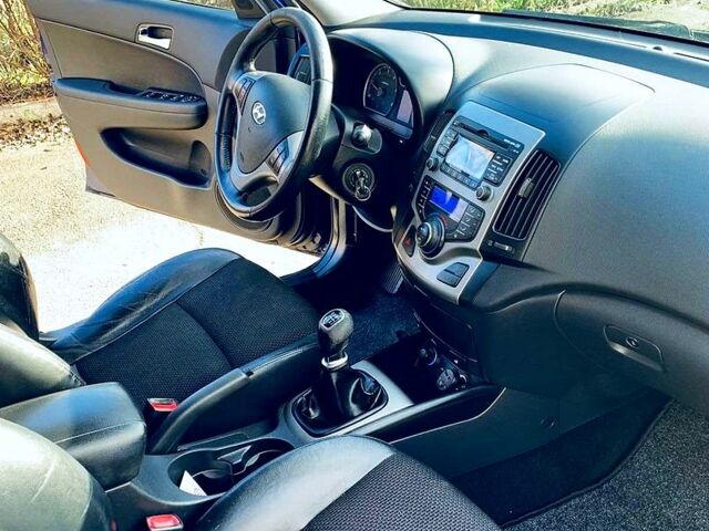 Хендай i30, объемом двигателя 1.6 л и пробегом 116 тыс. км за 7500 $, фото 7 на Automoto.ua