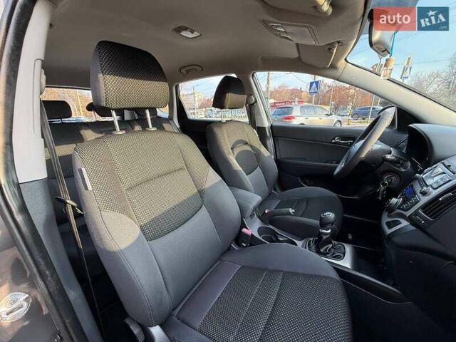 Хендай i30, объемом двигателя 1.4 л и пробегом 189 тыс. км за 7500 $, фото 22 на Automoto.ua