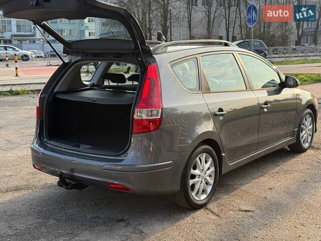 Хендай i30, объемом двигателя 1.4 л и пробегом 189 тыс. км за 7500 $, фото 27 на Automoto.ua