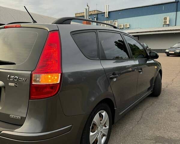Хендай i30, объемом двигателя 1.6 л и пробегом 247 тыс. км за 6500 $, фото 7 на Automoto.ua