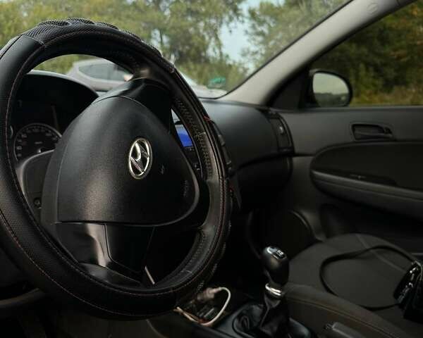 Хендай i30, объемом двигателя 1.6 л и пробегом 247 тыс. км за 6500 $, фото 18 на Automoto.ua