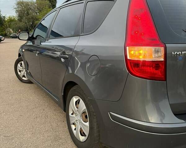 Хендай i30, объемом двигателя 1.6 л и пробегом 247 тыс. км за 6500 $, фото 5 на Automoto.ua