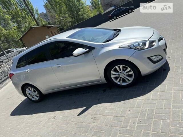 Хендай i30, об'ємом двигуна 1.58 л та пробігом 220 тис. км за 8900 $, фото 6 на Automoto.ua