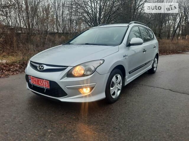 Хендай i30, объемом двигателя 1.4 л и пробегом 191 тыс. км за 7300 $, фото 26 на Automoto.ua