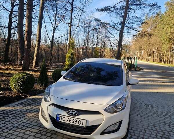 Хендай i30, об'ємом двигуна 1.4 л та пробігом 282 тис. км за 8200 $, фото 3 на Automoto.ua