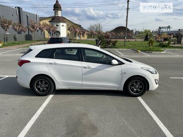 Хендай i30, об'ємом двигуна 1.58 л та пробігом 205 тис. км за 10500 $, фото 7 на Automoto.ua