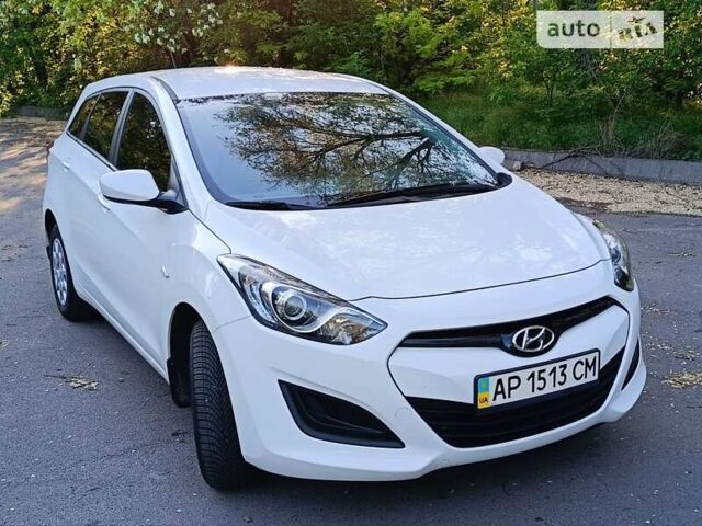 Хендай i30, объемом двигателя 1.4 л и пробегом 128 тыс. км за 9500 $, фото 4 на Automoto.ua