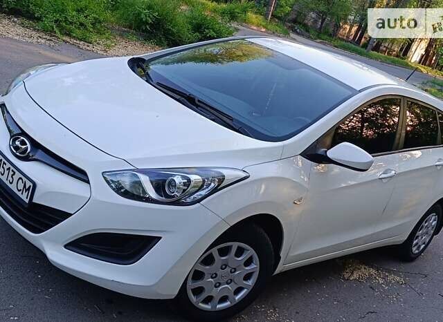 Хендай i30, об'ємом двигуна 1.4 л та пробігом 128 тис. км за 9500 $, фото 2 на Automoto.ua