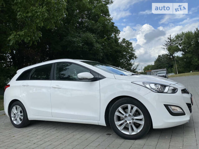 Хендай i30, объемом двигателя 1.6 л и пробегом 233 тыс. км за 9500 $, фото 4 на Automoto.ua