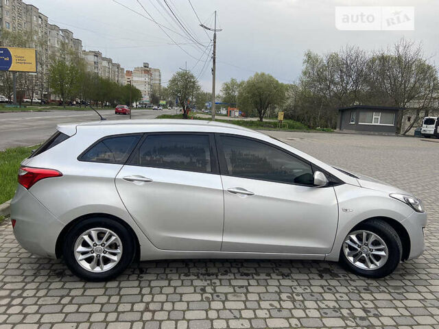 Хендай i30, объемом двигателя 1.6 л и пробегом 154 тыс. км за 9300 $, фото 3 на Automoto.ua