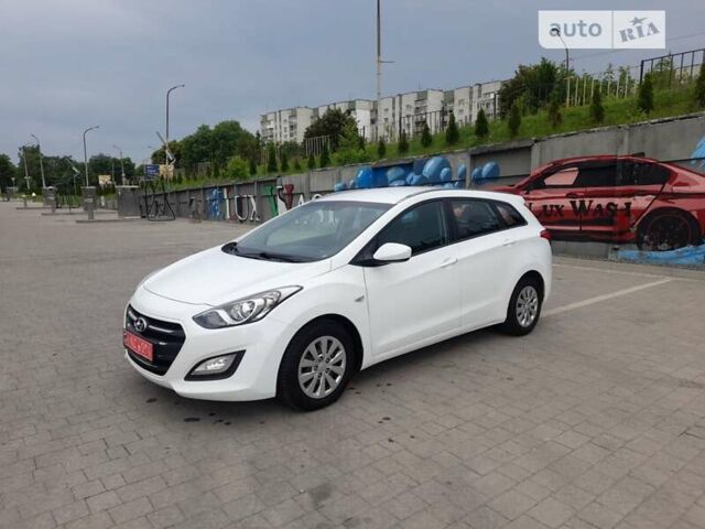 Хендай i30, объемом двигателя 1.6 л и пробегом 181 тыс. км за 9250 $, фото 7 на Automoto.ua