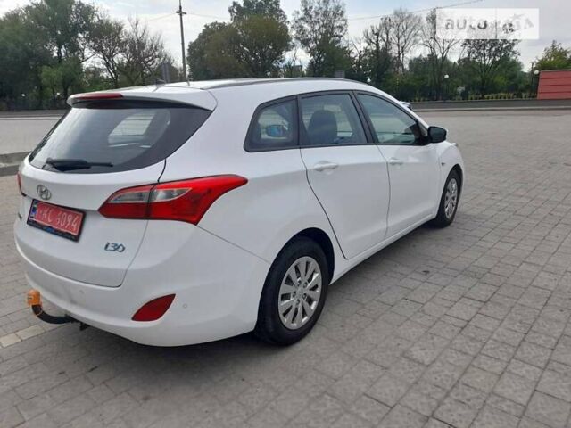 Хендай i30, об'ємом двигуна 1.6 л та пробігом 179 тис. км за 9500 $, фото 4 на Automoto.ua