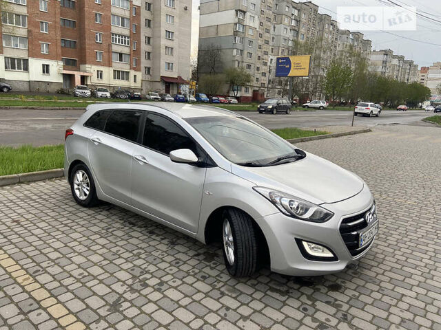 Хендай i30, объемом двигателя 1.6 л и пробегом 154 тыс. км за 9300 $, фото 4 на Automoto.ua