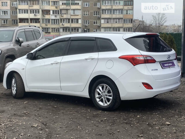 Хендай i30, об'ємом двигуна 1.6 л та пробігом 237 тис. км за 9600 $, фото 8 на Automoto.ua