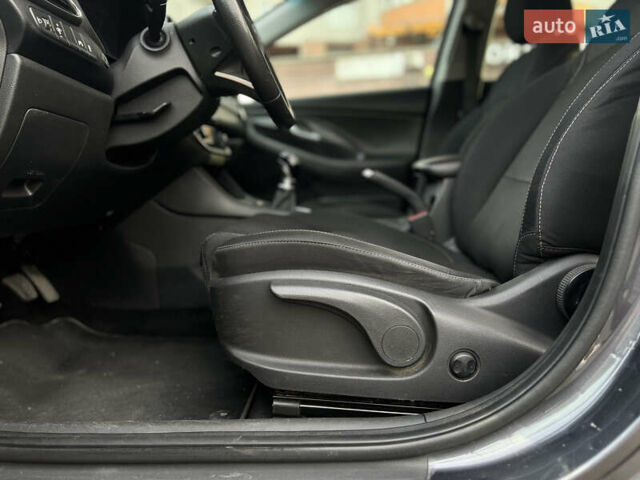 Хендай i30, объемом двигателя 1.58 л и пробегом 178 тыс. км за 11800 $, фото 31 на Automoto.ua