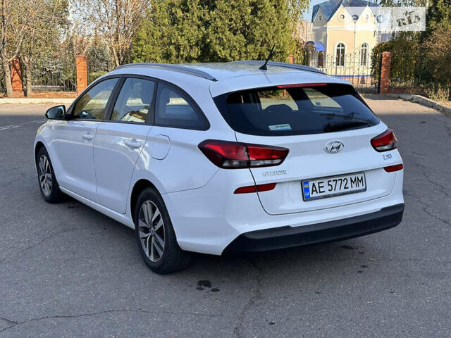 Хендай i30, об'ємом двигуна 1.6 л та пробігом 216 тис. км за 13800 $, фото 8 на Automoto.ua