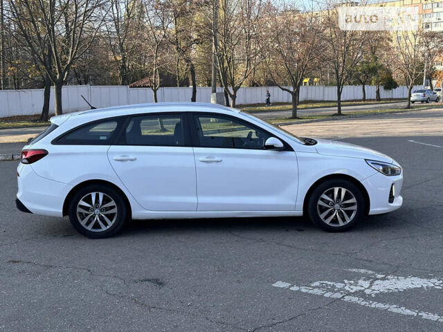 Хендай i30, об'ємом двигуна 1.6 л та пробігом 216 тис. км за 13800 $, фото 20 на Automoto.ua