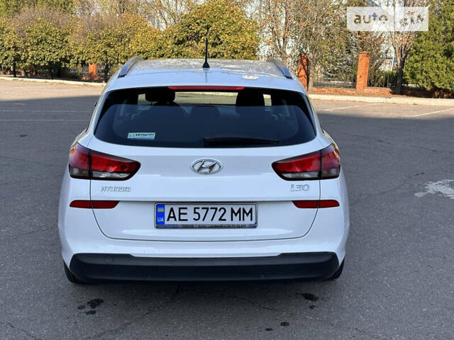 Хендай i30, об'ємом двигуна 1.6 л та пробігом 216 тис. км за 13800 $, фото 9 на Automoto.ua