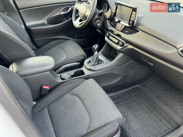Хендай i30, объемом двигателя 1.5 л и пробегом 75 тыс. км за 14400 $, фото 9 на Automoto.ua
