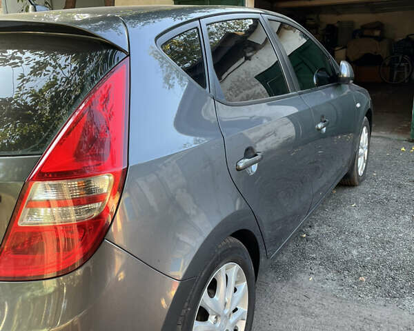 Сірий Хендай i30, об'ємом двигуна 1.4 л та пробігом 159 тис. км за 7000 $, фото 11 на Automoto.ua