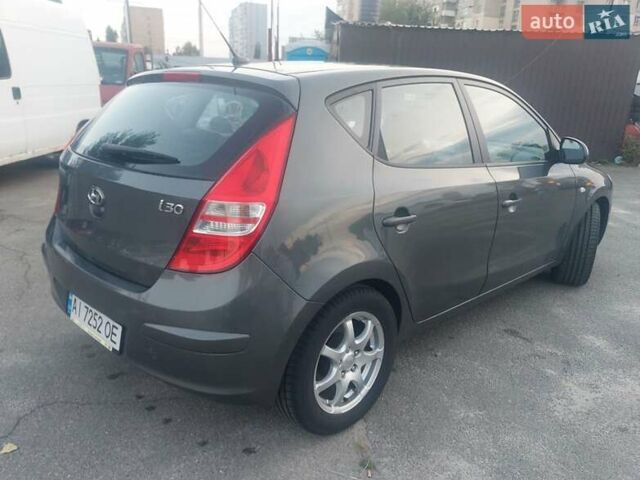 Серый Хендай i30, объемом двигателя 1.59 л и пробегом 185 тыс. км за 5900 $, фото 6 на Automoto.ua