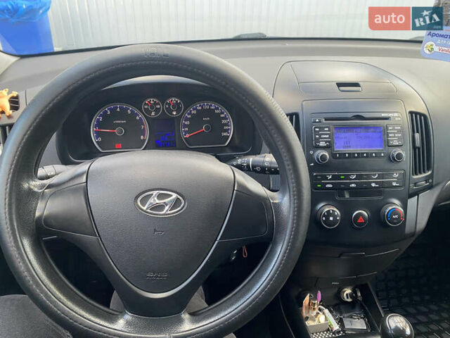 Серый Хендай i30, объемом двигателя 1.4 л и пробегом 197 тыс. км за 5900 $, фото 6 на Automoto.ua