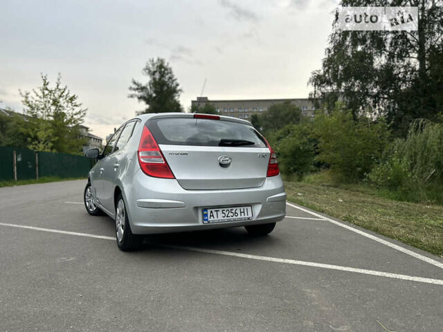 Сірий Хендай i30, об'ємом двигуна 1.59 л та пробігом 196 тис. км за 5400 $, фото 13 на Automoto.ua